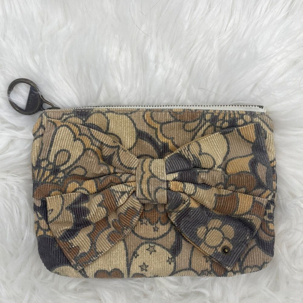 GAP Bow Clutch With Silver Sparkles Like New